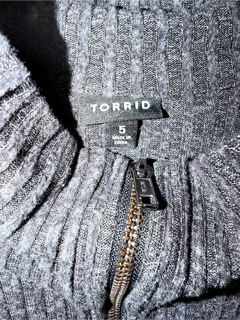 Torrid 5 5X Relaxed Fit Super Soft Plush Rib Quarter Zip Sweater Sweatshirt - Picture 3 of 7
